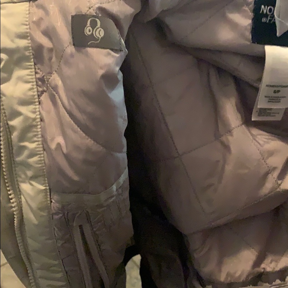 NorthFace Fall/Spring Jacket Beige colour - Picture 12 of 12
